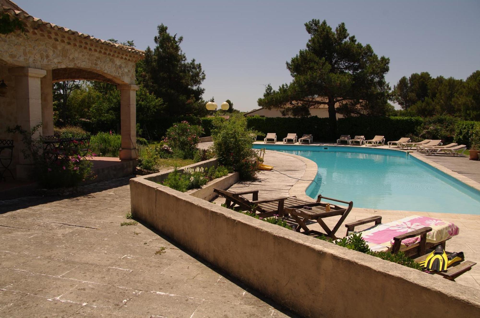 Residence Le Saint Victor Fontvieille Extérieur photo