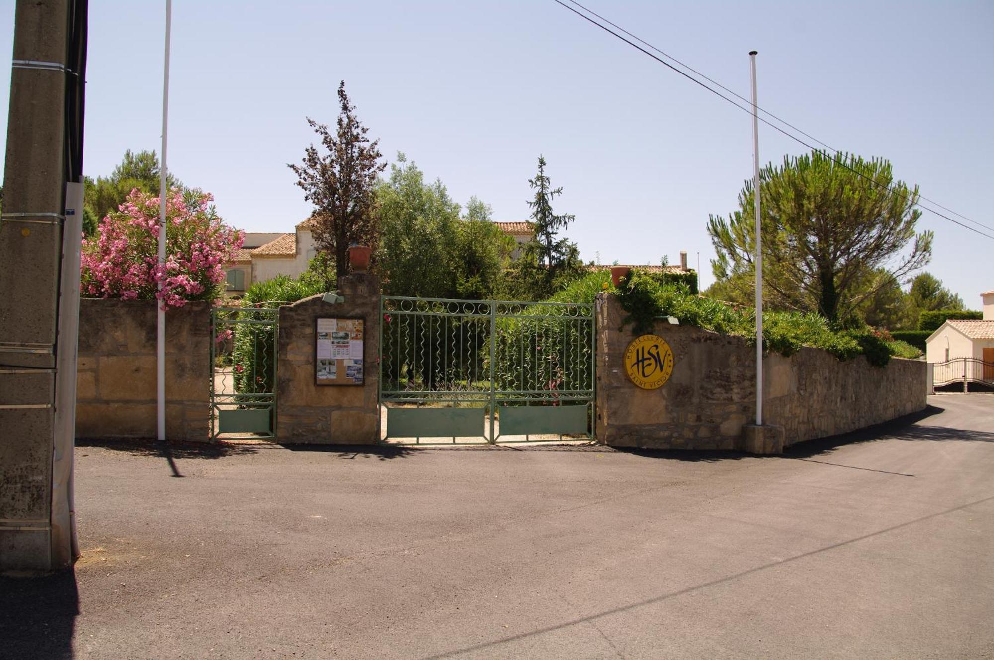 Residence Le Saint Victor Fontvieille Extérieur photo