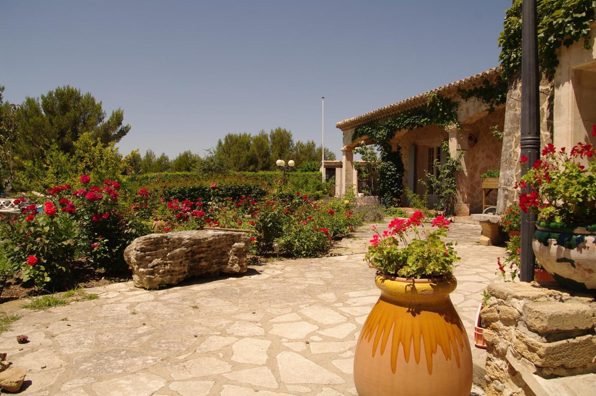 Residence Le Saint Victor Fontvieille Extérieur photo