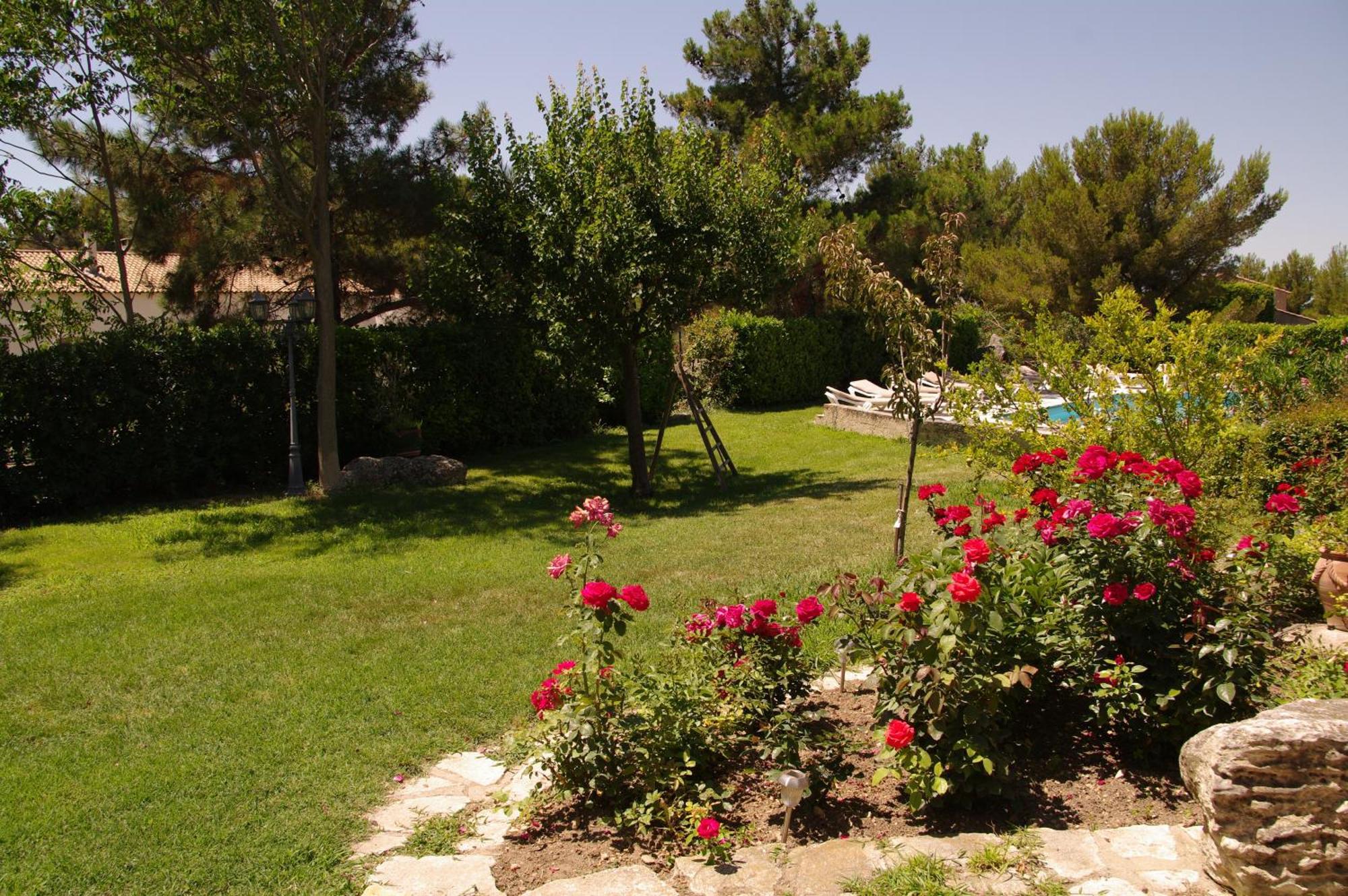 Residence Le Saint Victor Fontvieille Extérieur photo