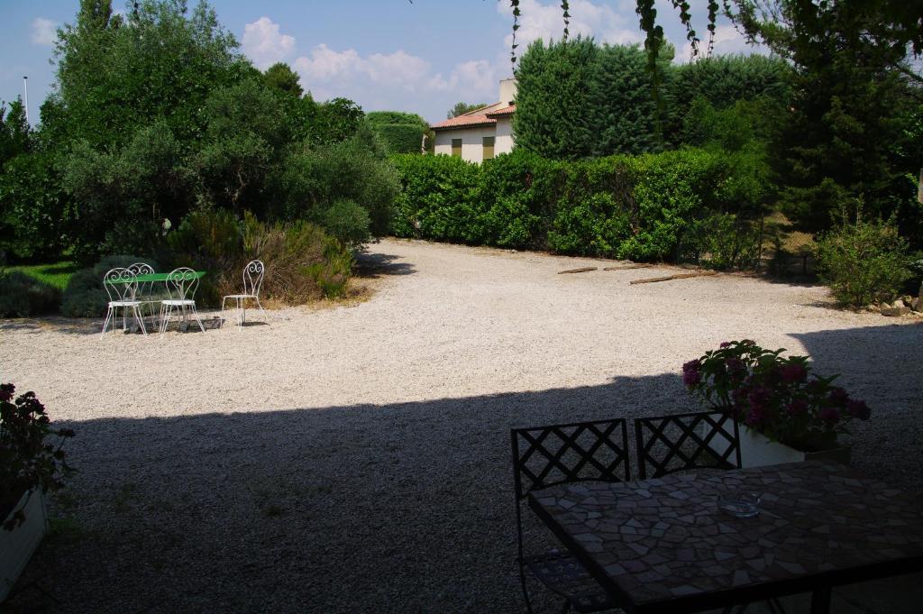 Residence Le Saint Victor Fontvieille Extérieur photo