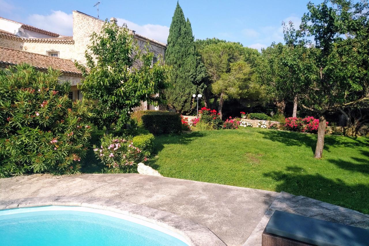 Residence Le Saint Victor Fontvieille Extérieur photo