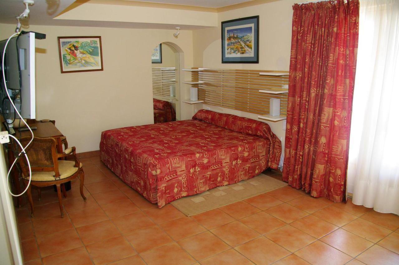 Residence Le Saint Victor Fontvieille Extérieur photo